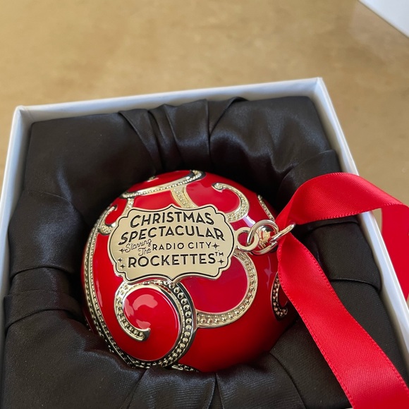 Pandora 2017 Christmas ornament-NWT - Picture 2 of 7